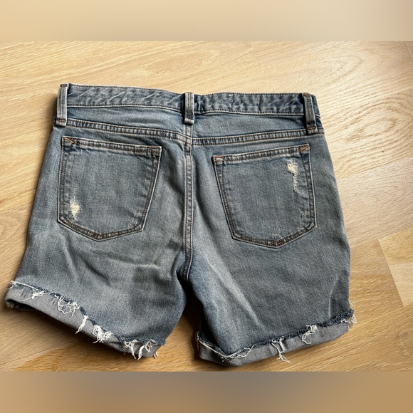 Gap 1969 Distressed Jean Short - Picture 4 of 4